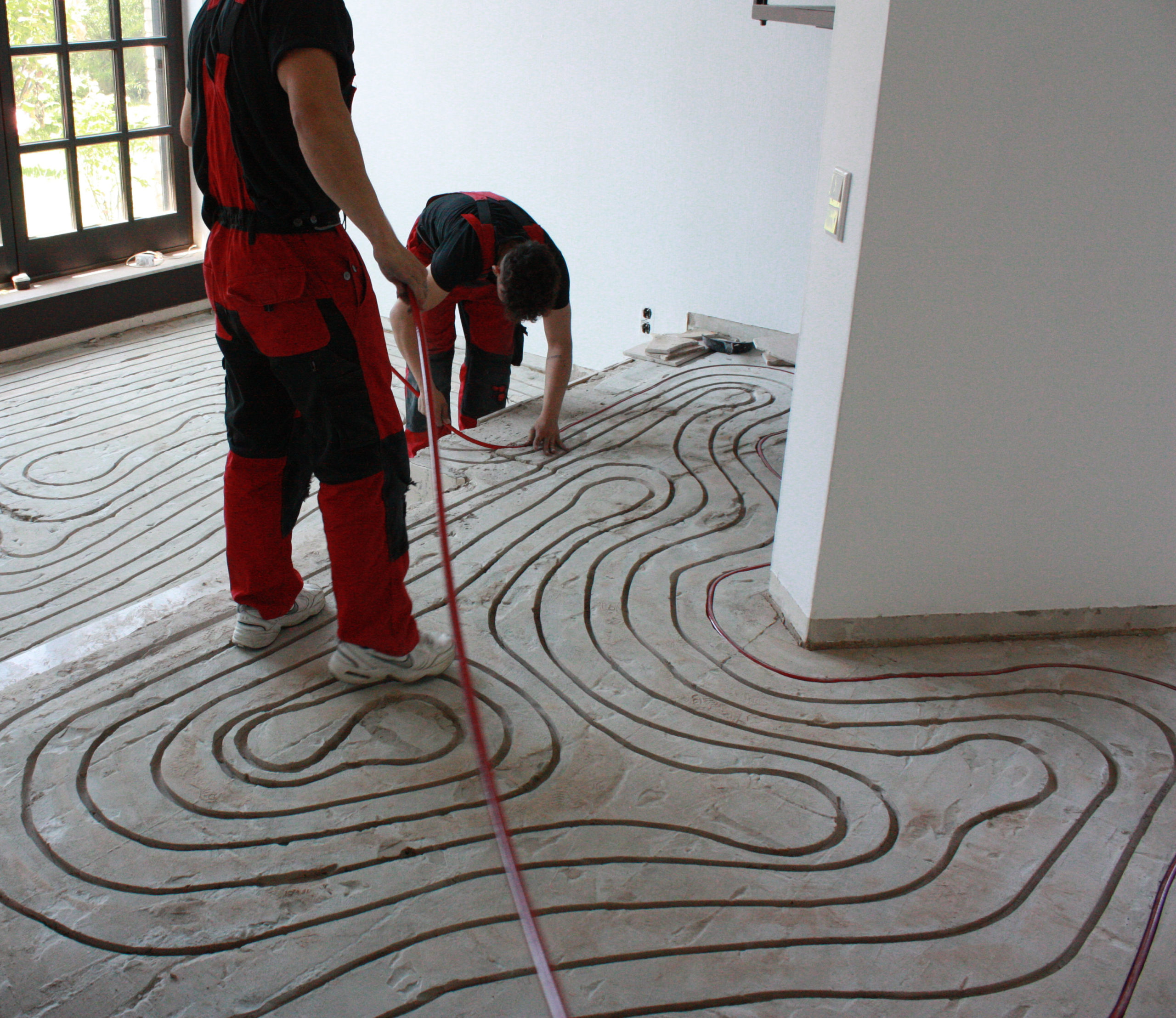 Fußbodenheizung nachträglich einbauen Fußbodenheizung nachrüsten durch einfräsen